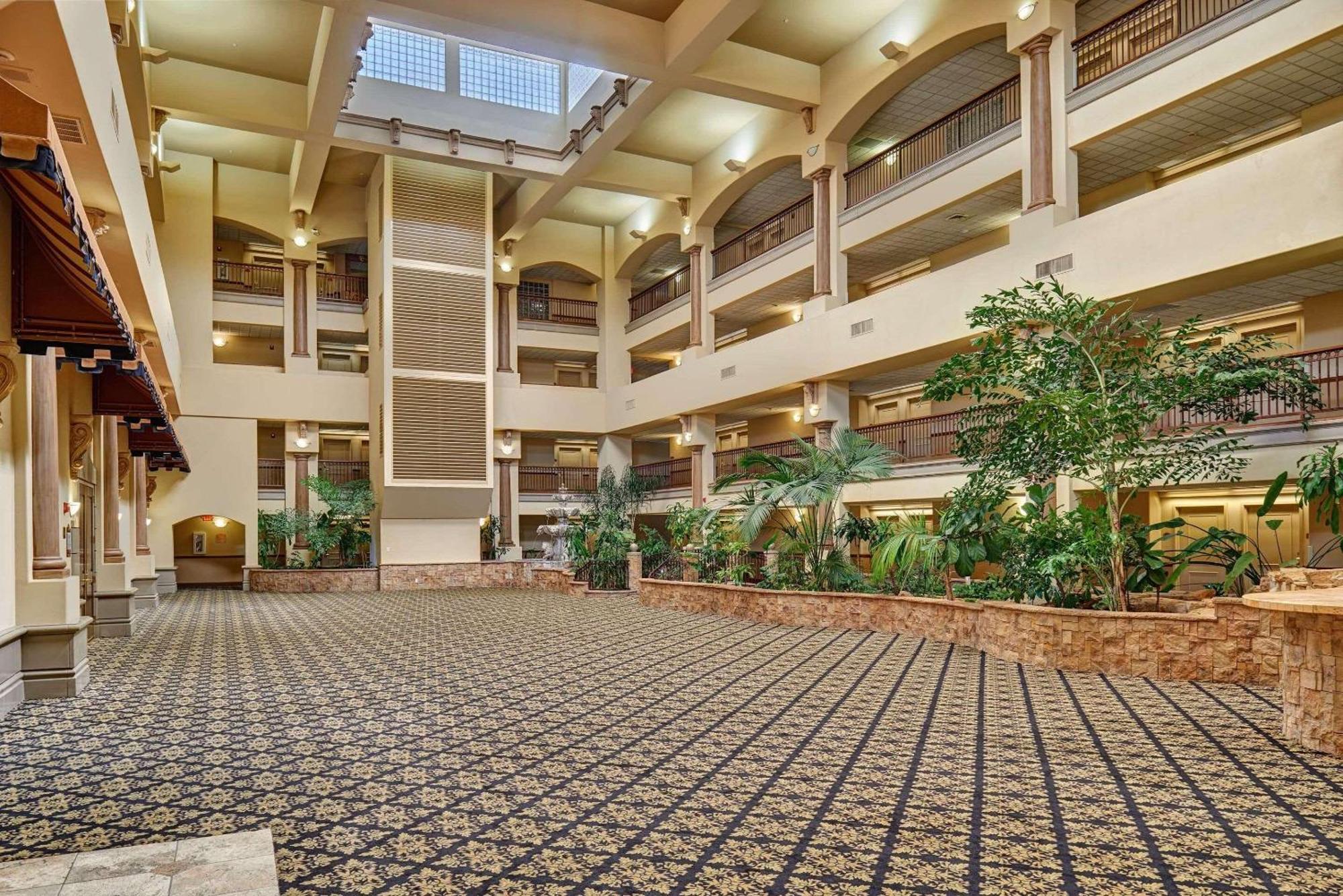 Radisson Hotel El Paso Airport エクステリア 写真